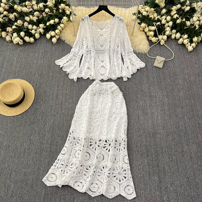 Loose Knit Top & High-Waist Fishtail Skirt