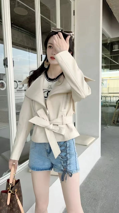 Elegant Sheepskin Coat - Women's Luxury Jacket with Oversized Collar