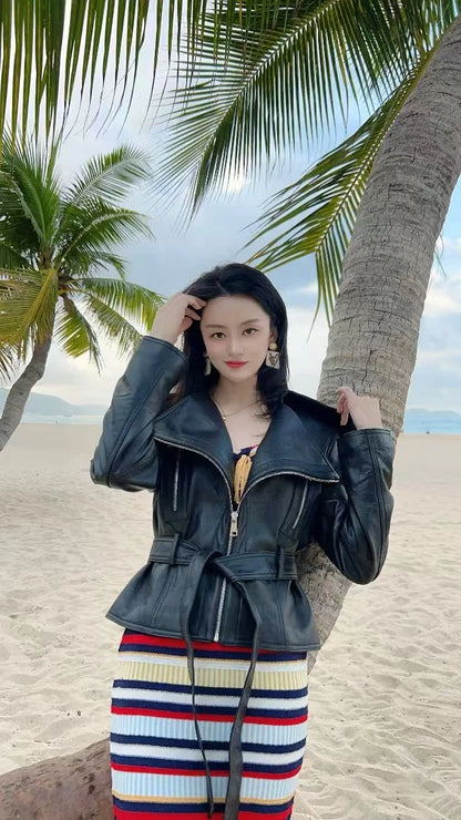 Elegant Sheepskin Coat - Women's Luxury Jacket with Oversized Collar