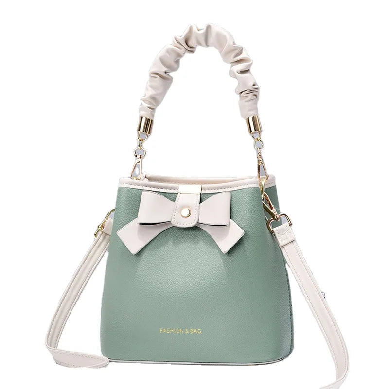 Large Capacity Handbag - Lightweight & Stylish Tote