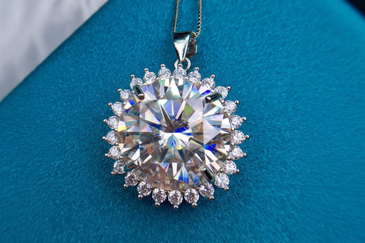 1.3 Carat Moissanite Snowflake Pendant Necklace - 925 Sterling Silver