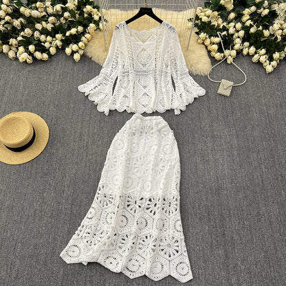 Loose Knit Top & High-Waist Fishtail Skirt